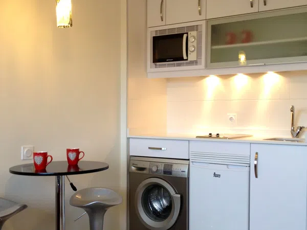 Estudio en avenida de los Castros, 141