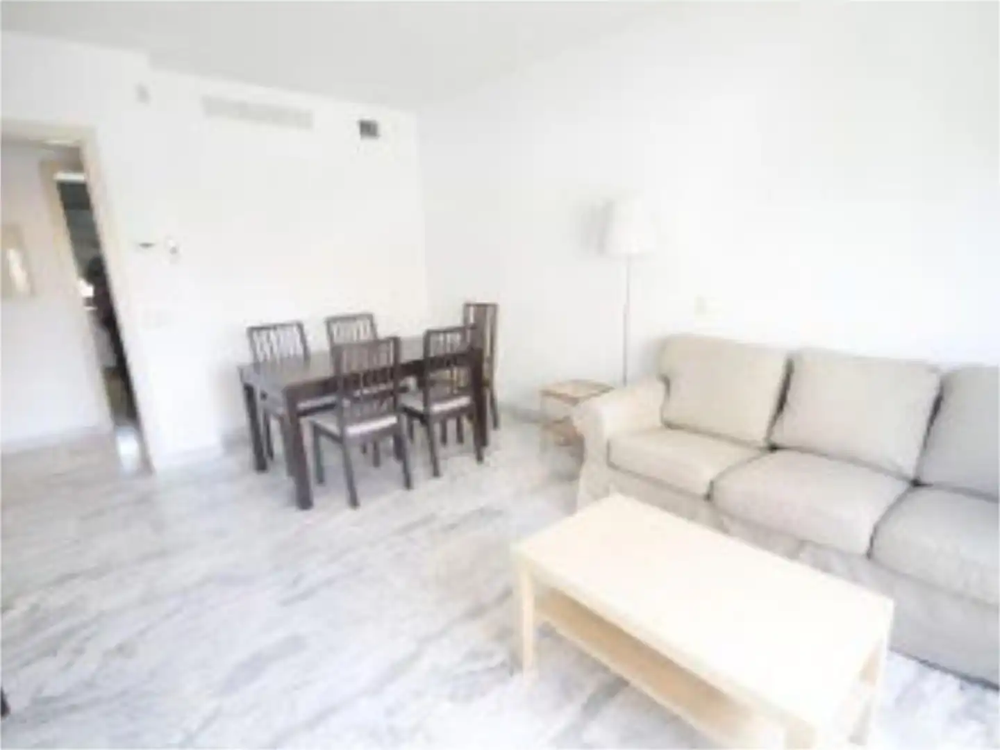 Piso en  Avenida Concejal Alberto Jiménez-Becerril 24 - Foto 2