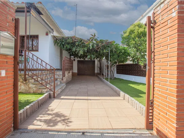 Chalet pareado en Calle urgell, 5, Sant Jordi-Babilonia, Sant Jordi-Babilonia - Foto 2
