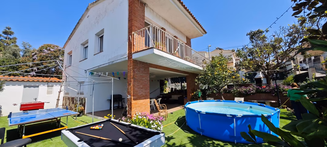 Chalet en  Carrer de la Riera 123