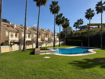 Casa adosada en  Avenida Pinos de los 18 - Foto 7