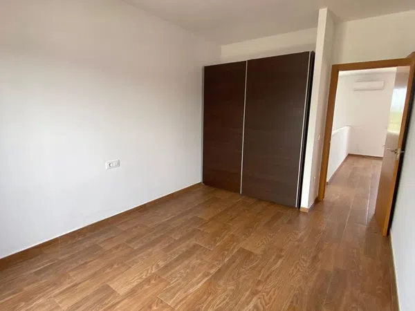 Chalet pareado en Calle Riu Turia - Foto 28