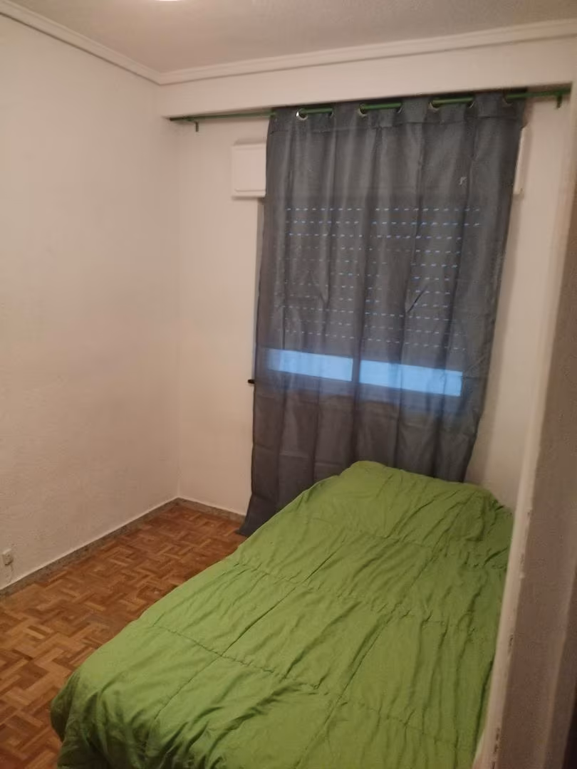 Piso en  Calle Condes de Crespo Rascón 41 - Foto 5