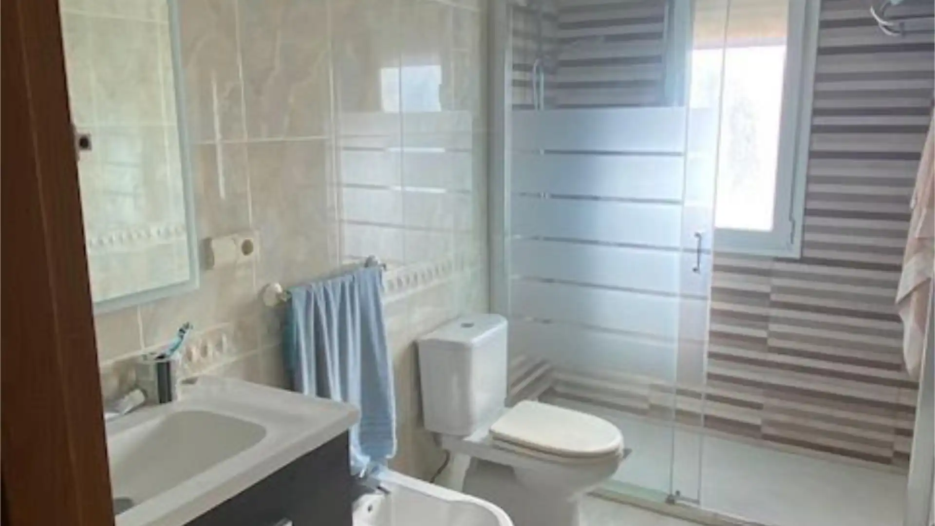 Casa adosada en  Carrer d'Antoni Gaudí 3 - Foto 8