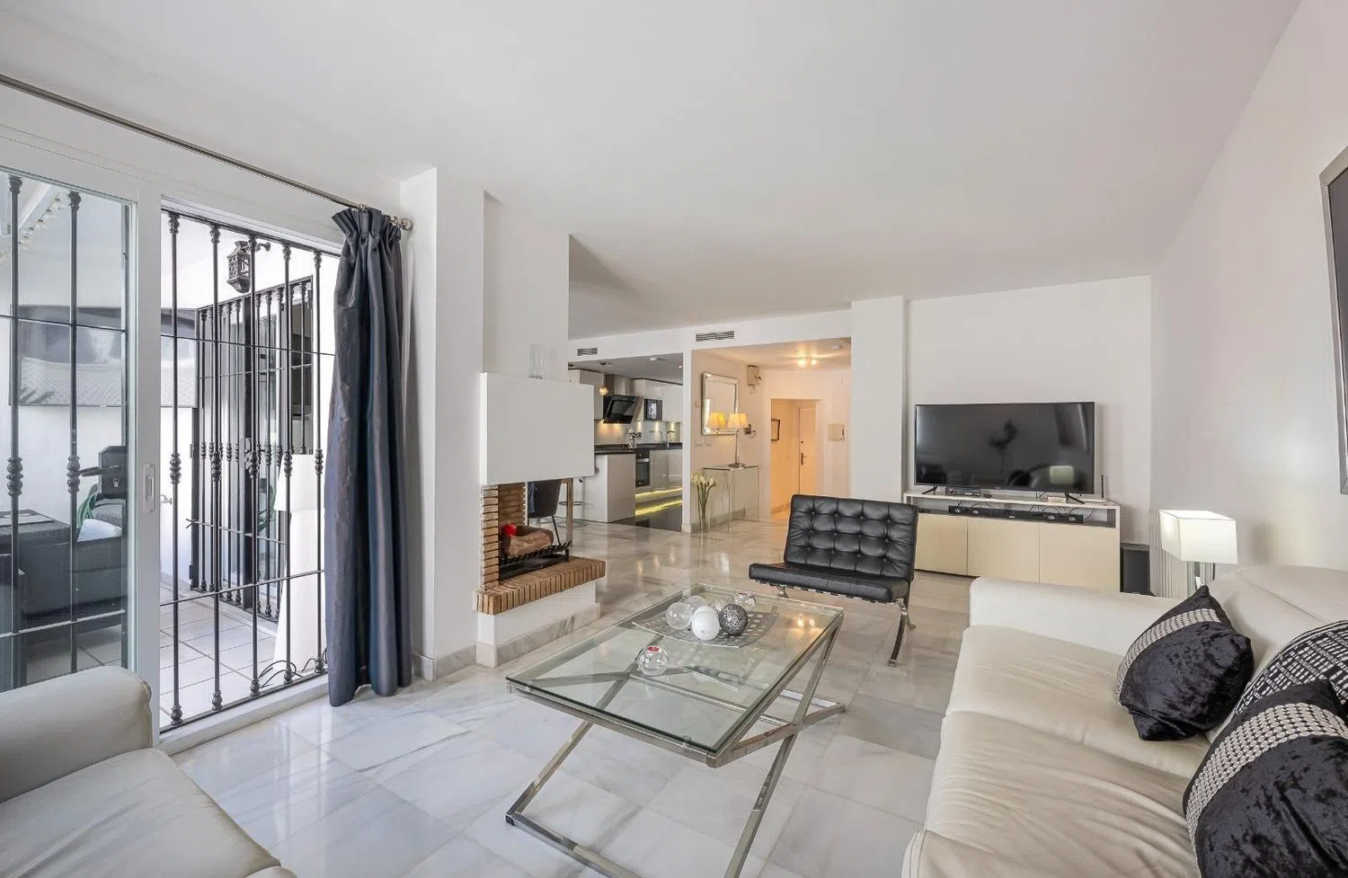 Chalet adosado en Urbanización Los Naranjos de Marbella s/n CalleAlfarnate - Foto 6