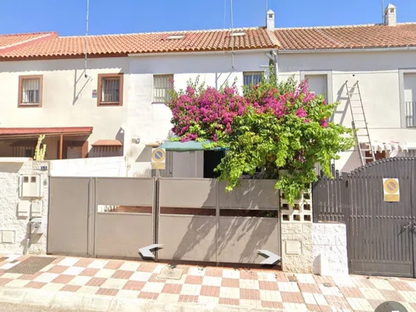 Chalet adosado en Calle Pablo Neruda, 20, Centro - Foto 1