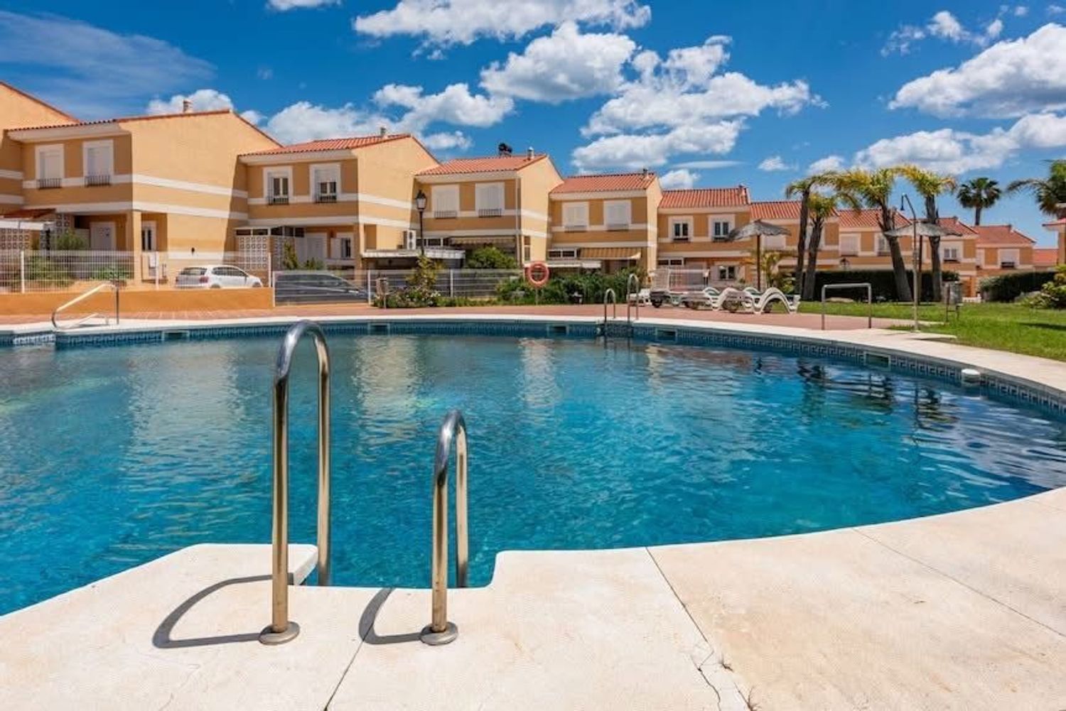 Chalet adosado en Alameda de Manilva, 25 - Foto 1