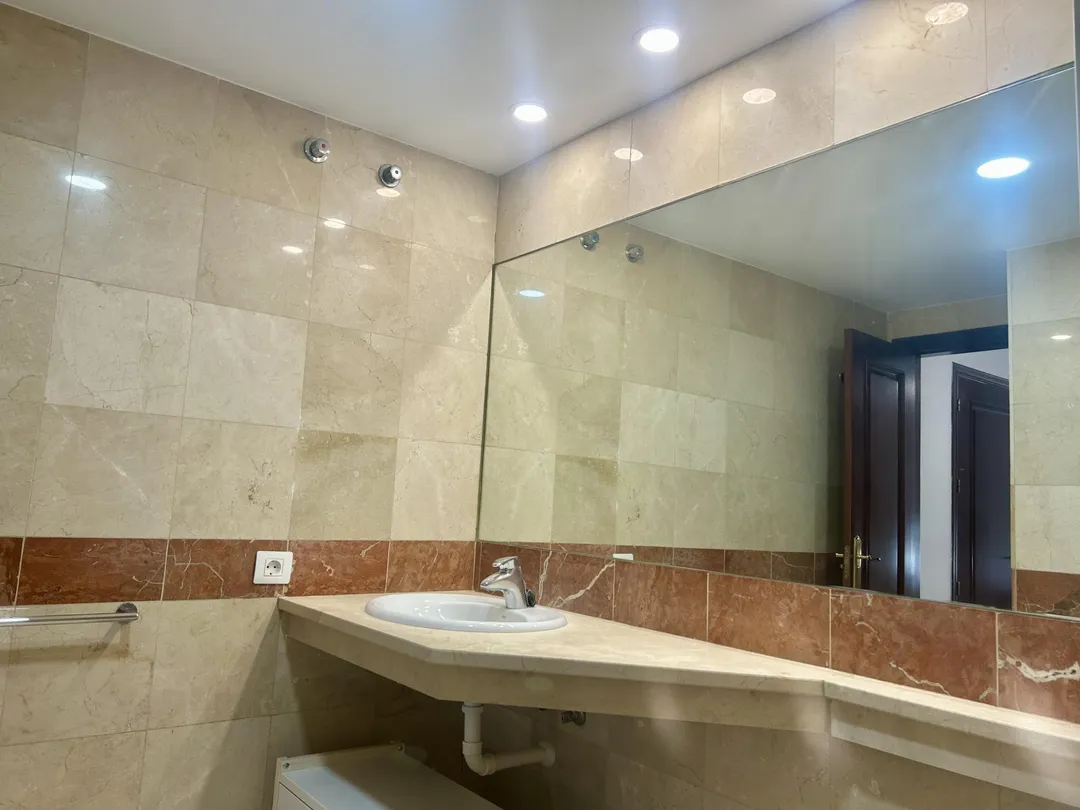 Piso en  Avenida Reyes Católicos Núm. - Foto 11