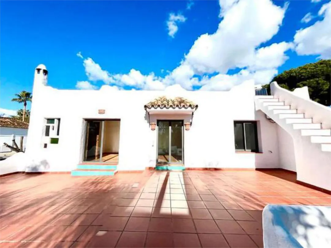 Casa adosada en Nagüeles - Foto 3