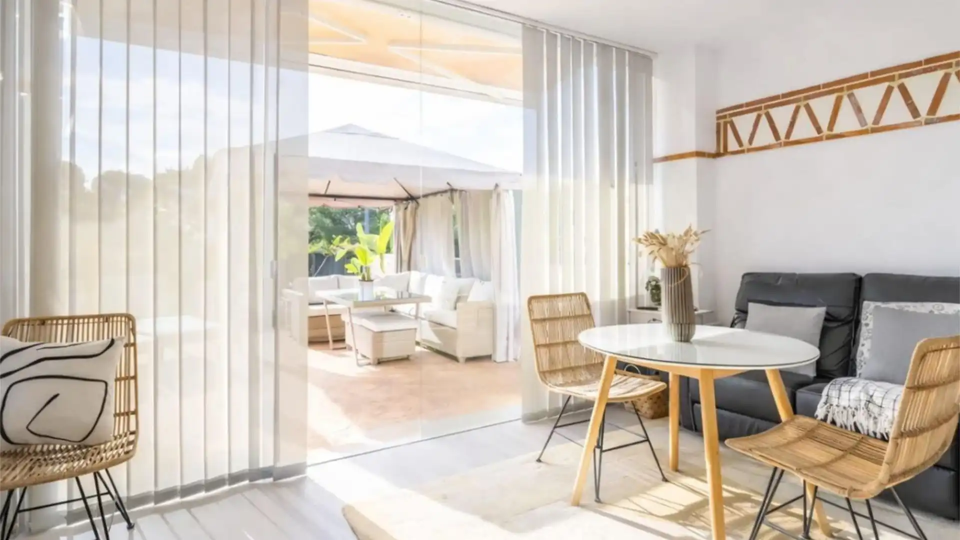 Casa adosada en  Carrer Lisboa 5 - Foto 3