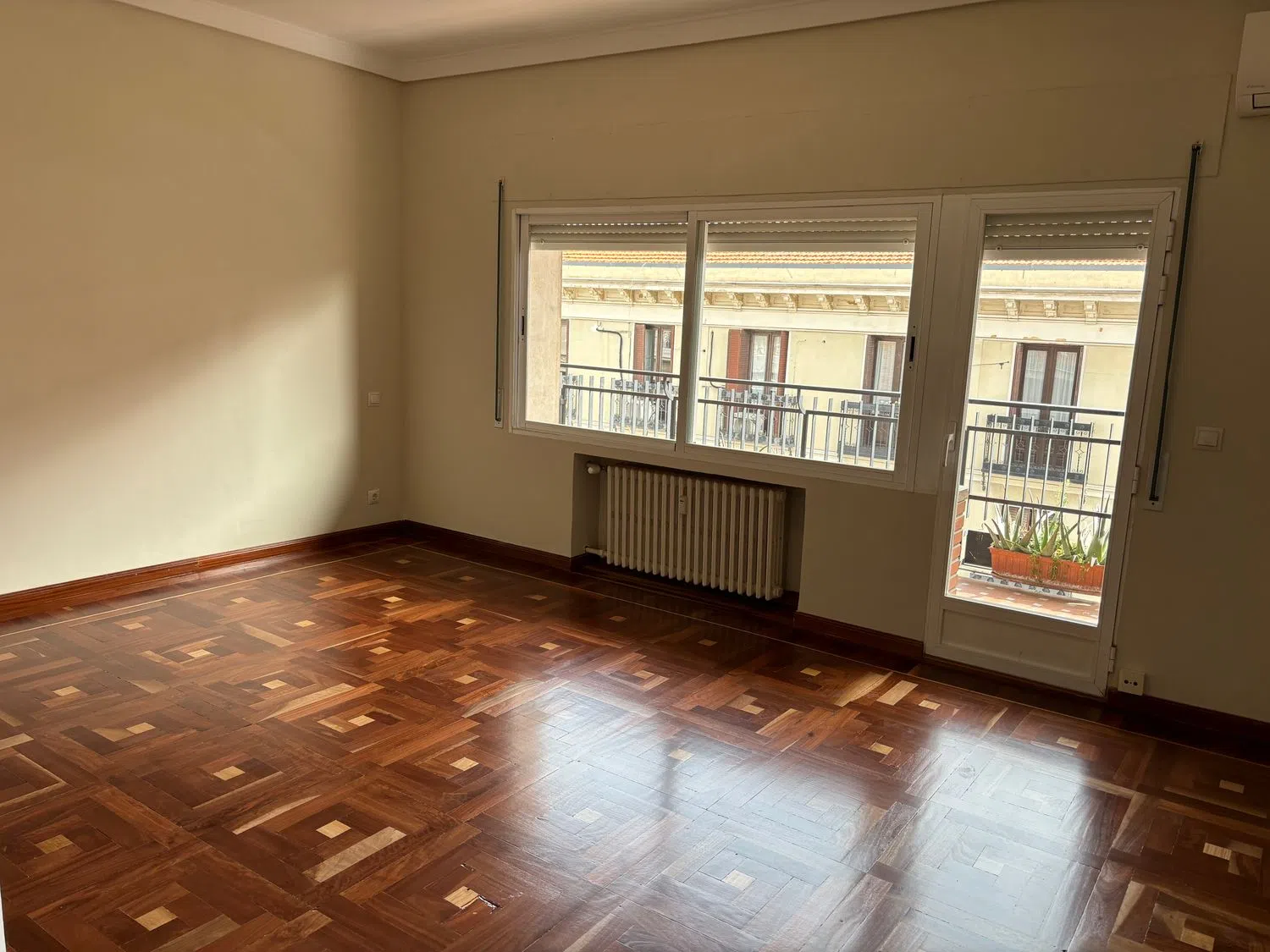 Piso en Barrio Castellana - Foto 3