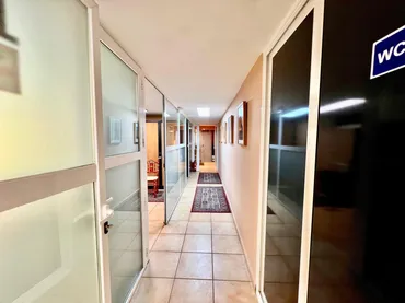 Local comercial en  Ronda de la Roureda - Foto 4