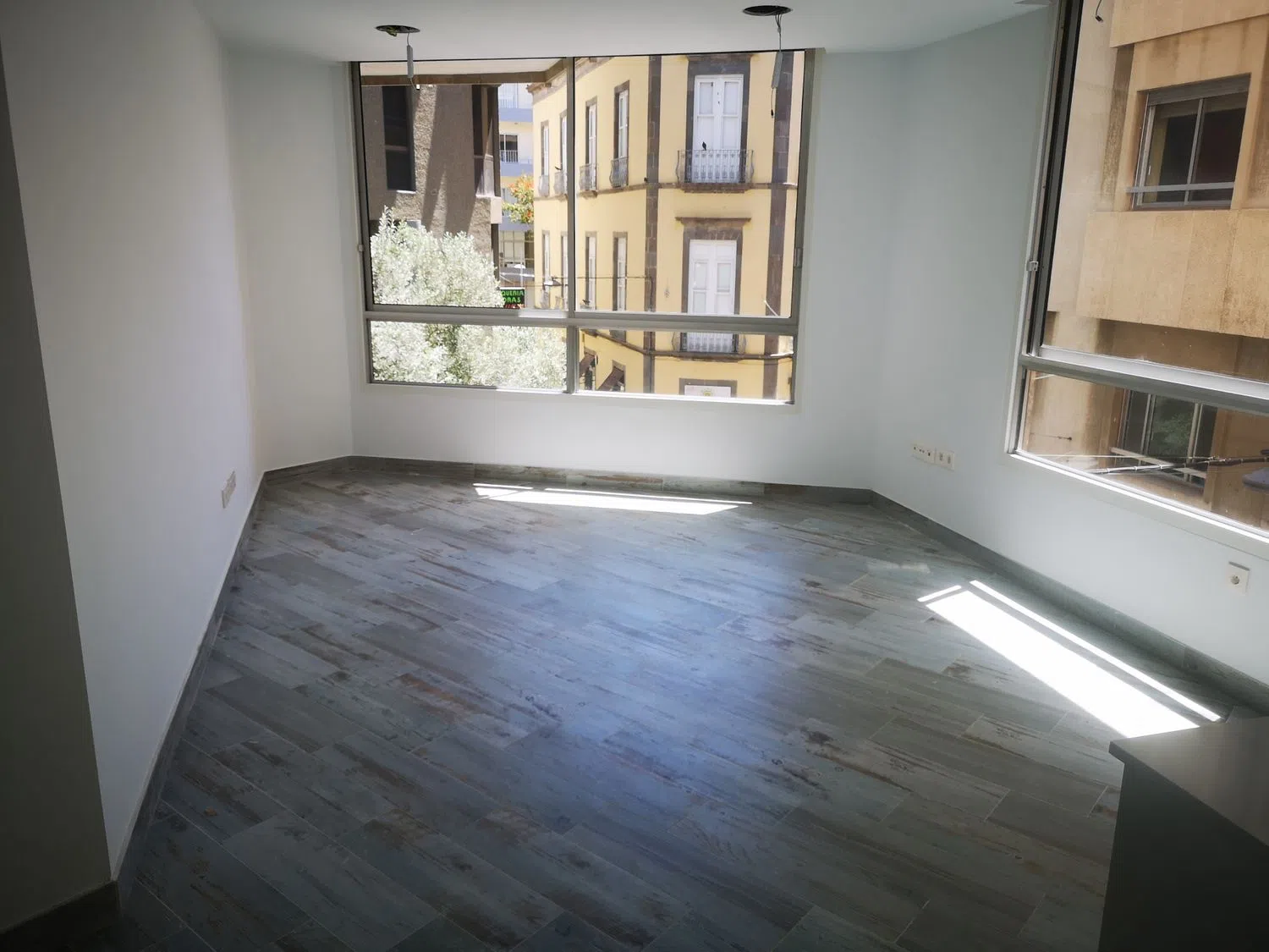 Piso en C/Castillo, 77 - Foto 2