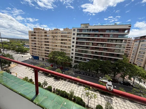 Piso en Avenida de Cesáreo Alierta, 103 - Foto 5