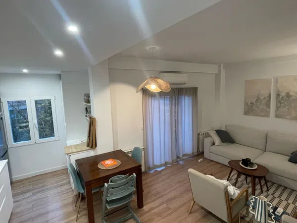 Piso en calle de la Infanta Mercedes, 89