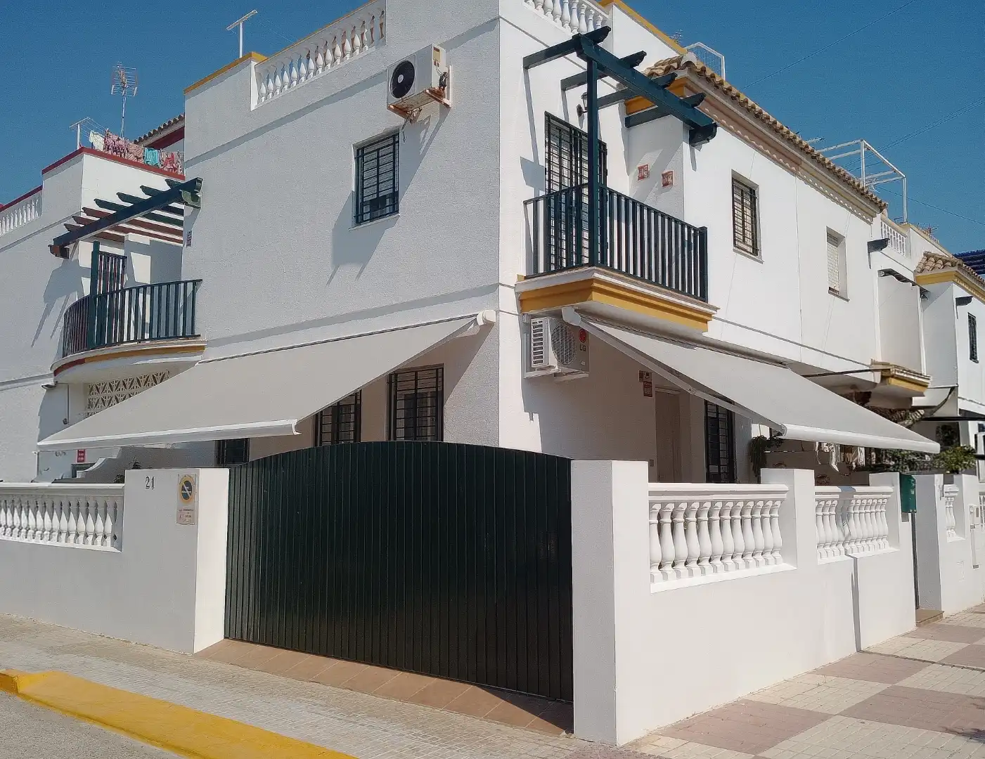Chalet en  Avenida de Rocío Jurado 1 - Foto 20
