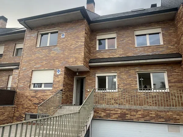 Chalet adosado en Los Satélites - Roza Martín - Foto 2