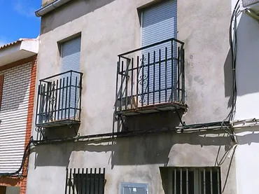 Casa adosada en  Calle Calvo Sotelo 16 - Foto 1