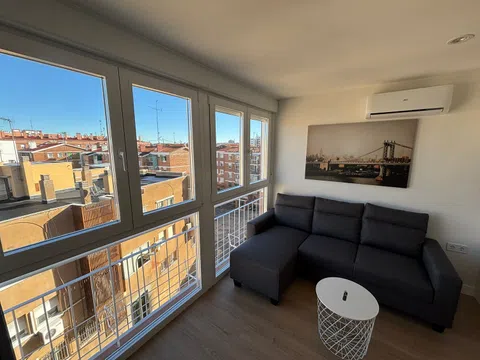 Piso en calle de Pedrezuela, 36