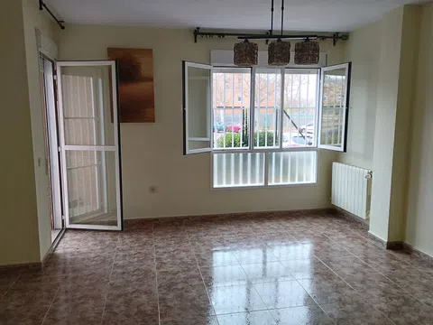 Piso en avenida Alcorlo, 4