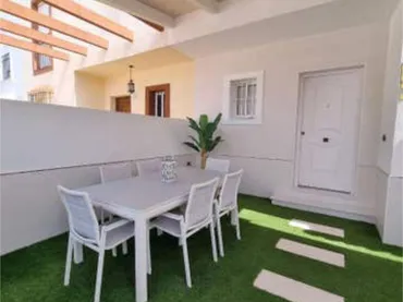 Chalet en Urbanización la atalaya - Foto 4