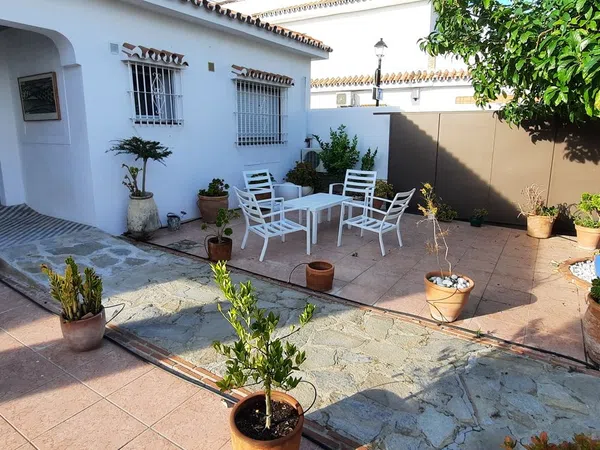 Casa independiente en calle los Vecinos, 3