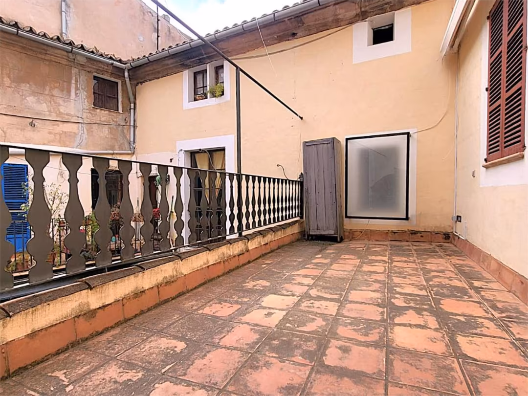 Piso en  Carrer de Sant Feliu 17 - Foto 3