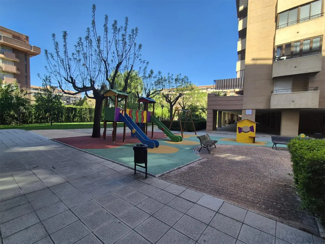 Piso en  Calle Albondón 9 - Foto 30