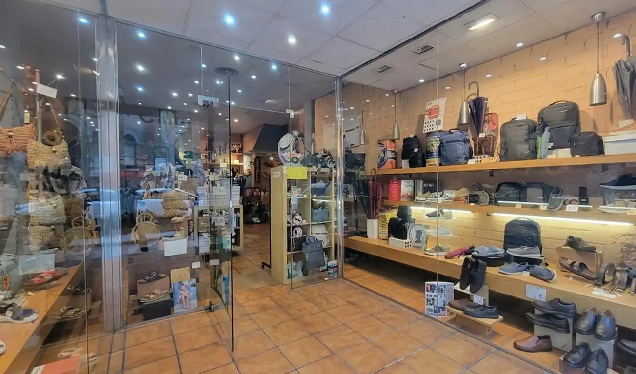 Local comercial en L'Hospitalet de Llobregat - Foto 2