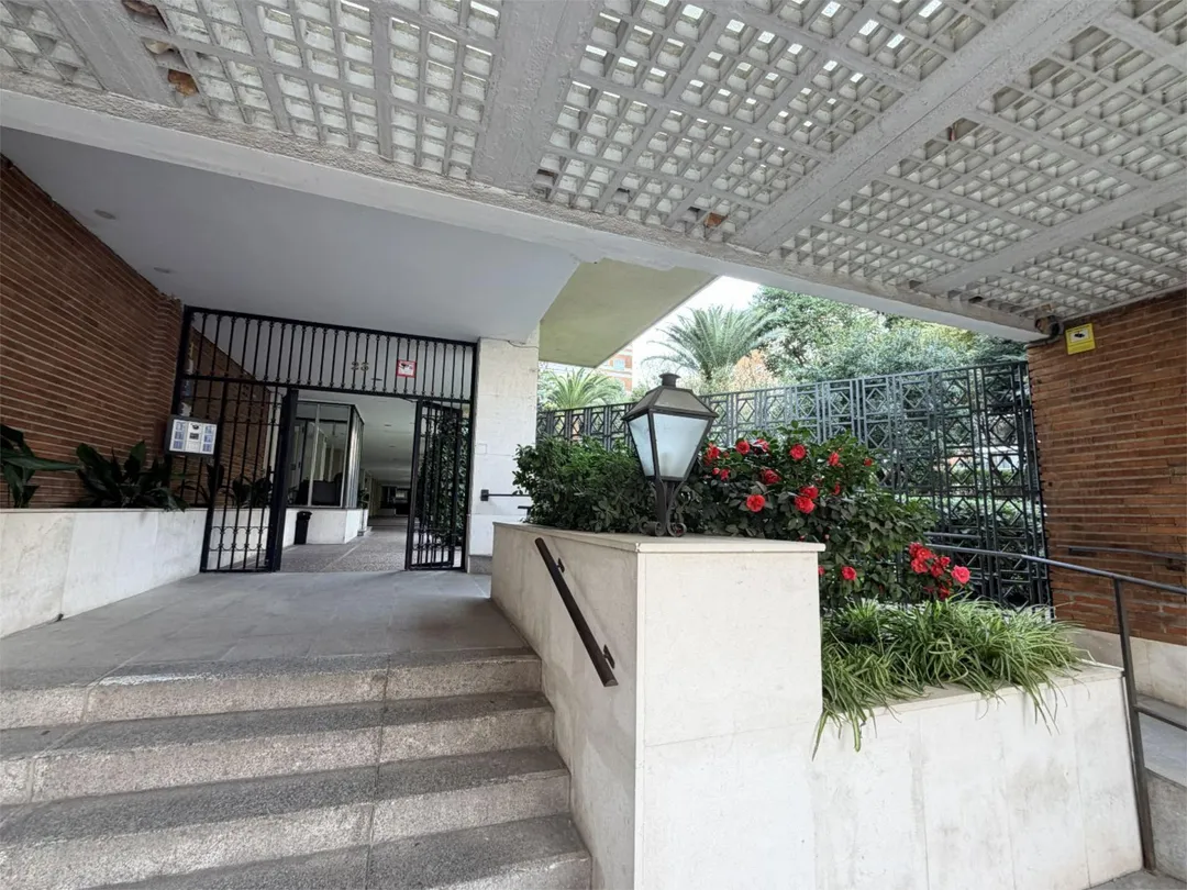 Piso en  Paseo de San Francisco de Sales 23