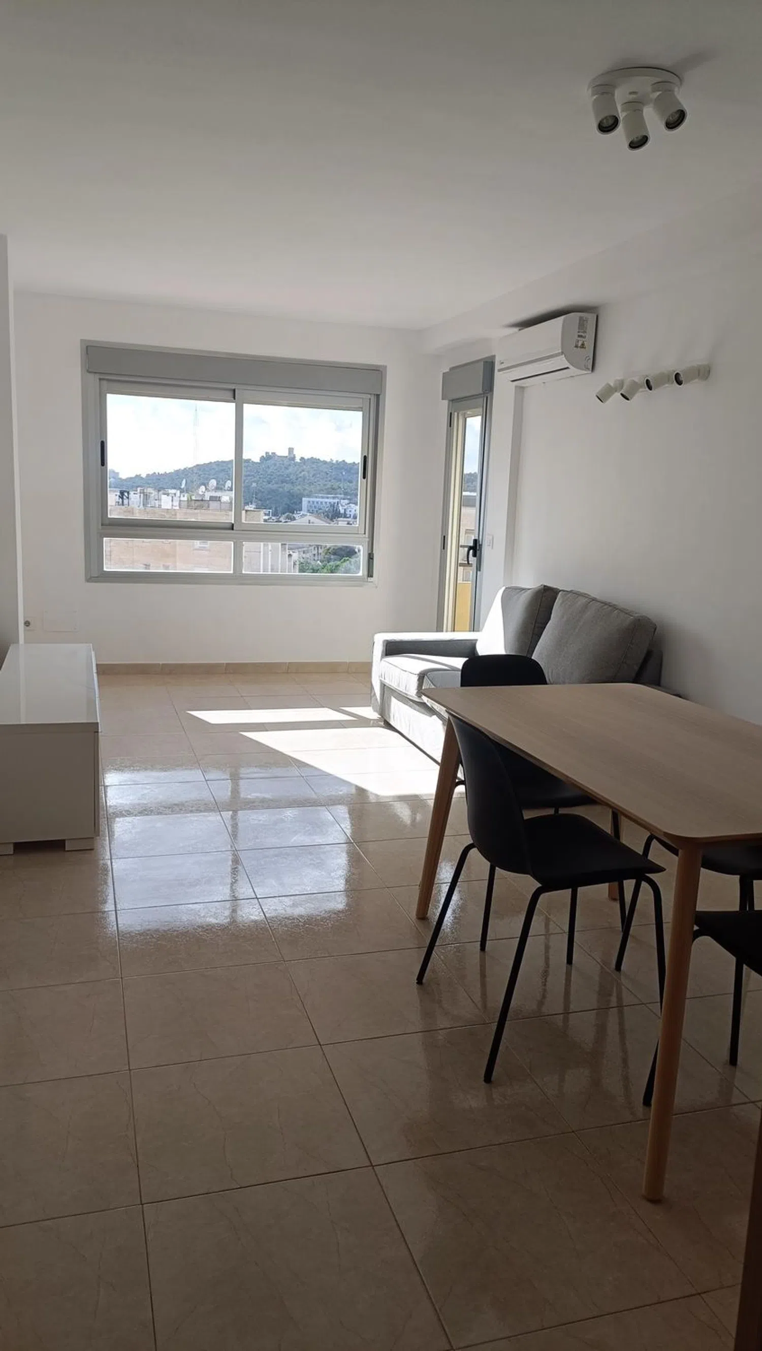 Piso en calle de la Dragonera, 25 - Foto 3