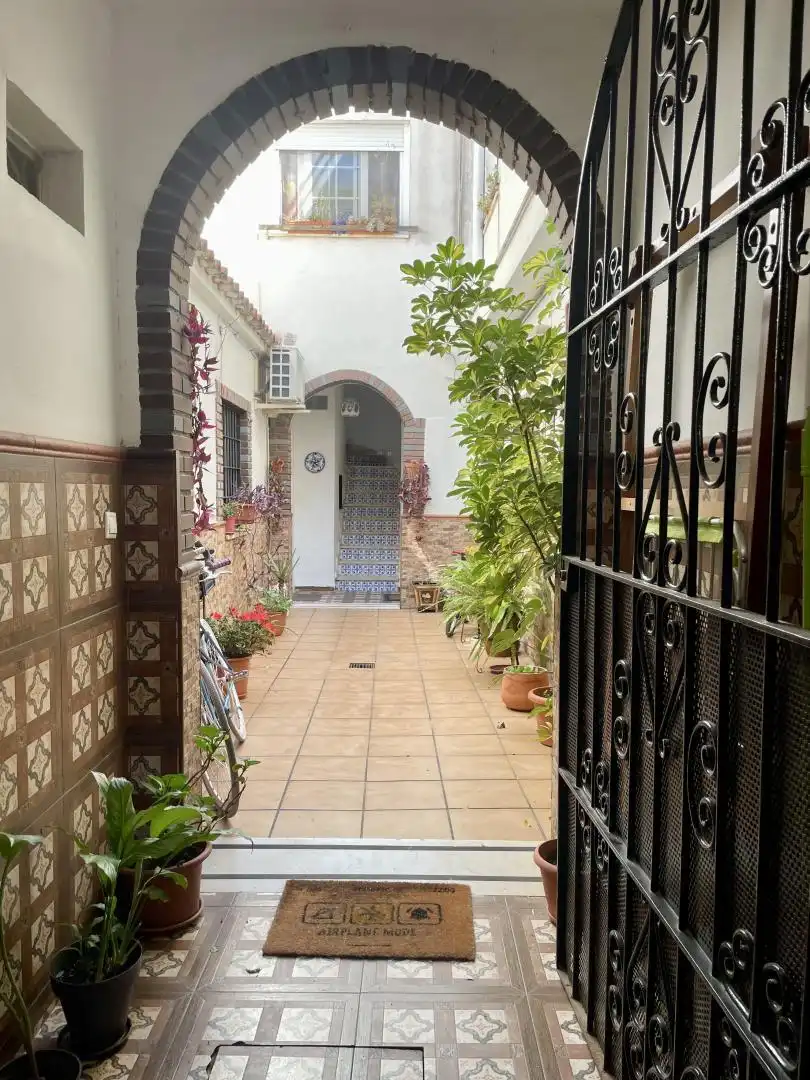 Casa adosada en  Calle Obispo Torres 6 - Foto 2