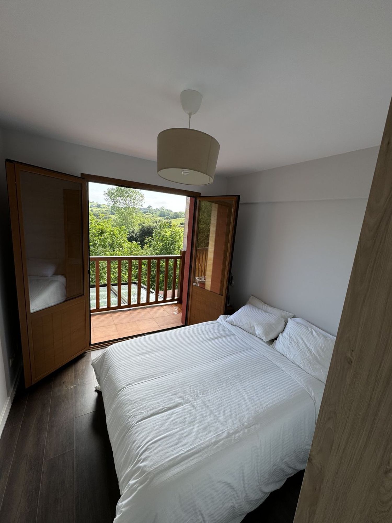 Chalet adosado en Val de San Vicente - Foto 8