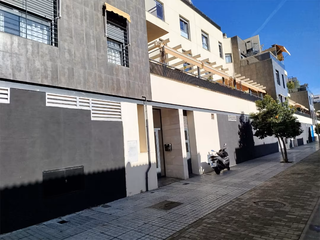 Piso en  Calle Betis 8