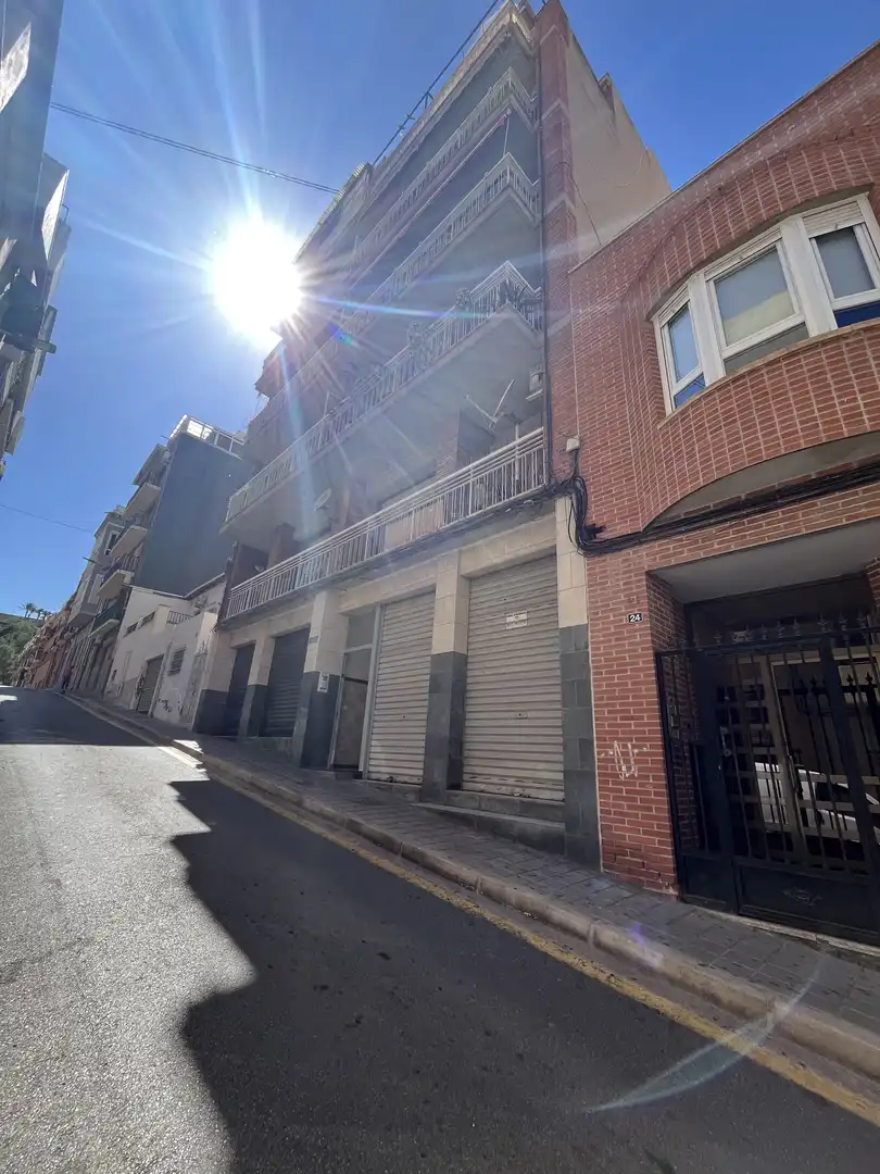 Local comercial en  Calle Teniente Llorca 26 - Foto 5