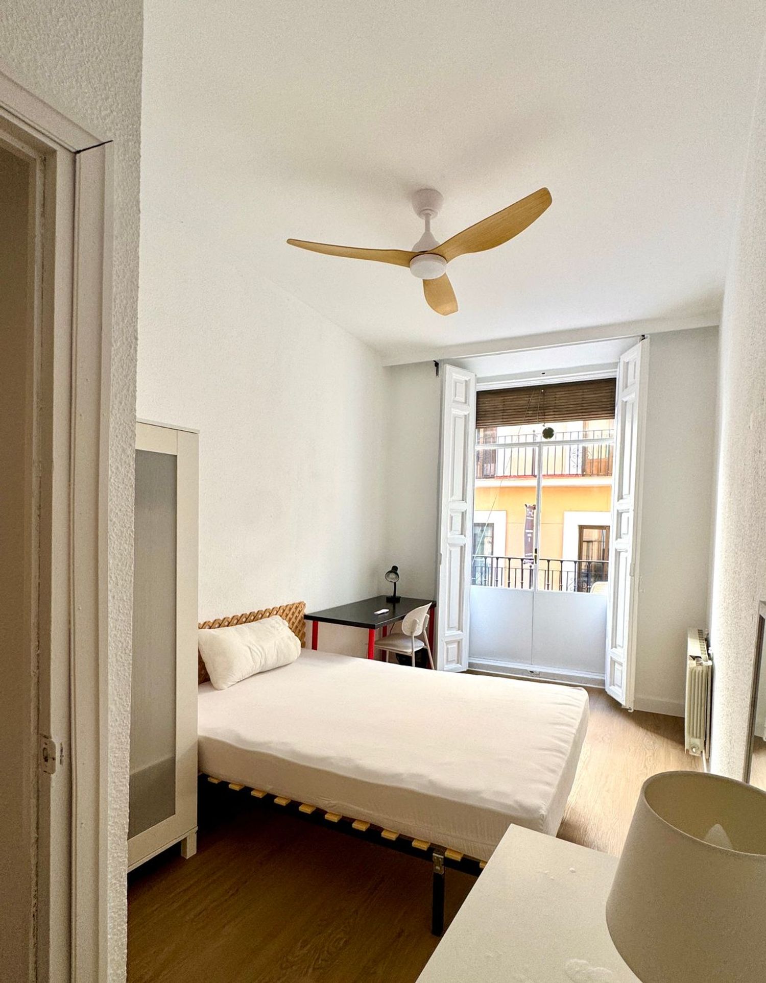 Piso en calle del Mesón de Paredes, 10 - Foto 3