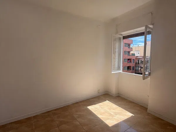 Piso en avenida Benito Perez Galdos, 19 - Foto 8