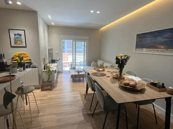 Piso en calle de Sardenya, 166