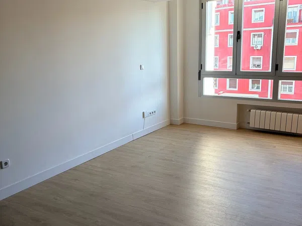 Estudio en calle de Francisco Silvela, 27