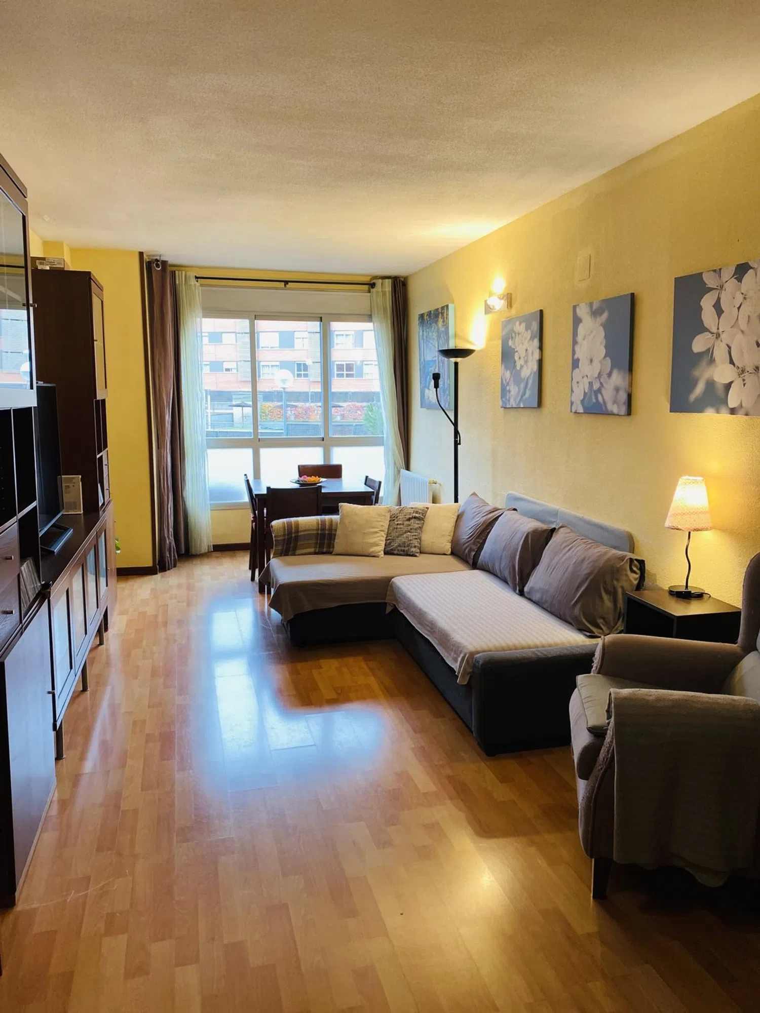 Piso en calle del Pintor Antonio Saura, 5