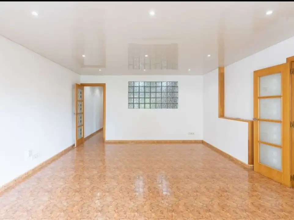 Piso en  Carrer de la Seu d'Urgell 51 - Foto 4