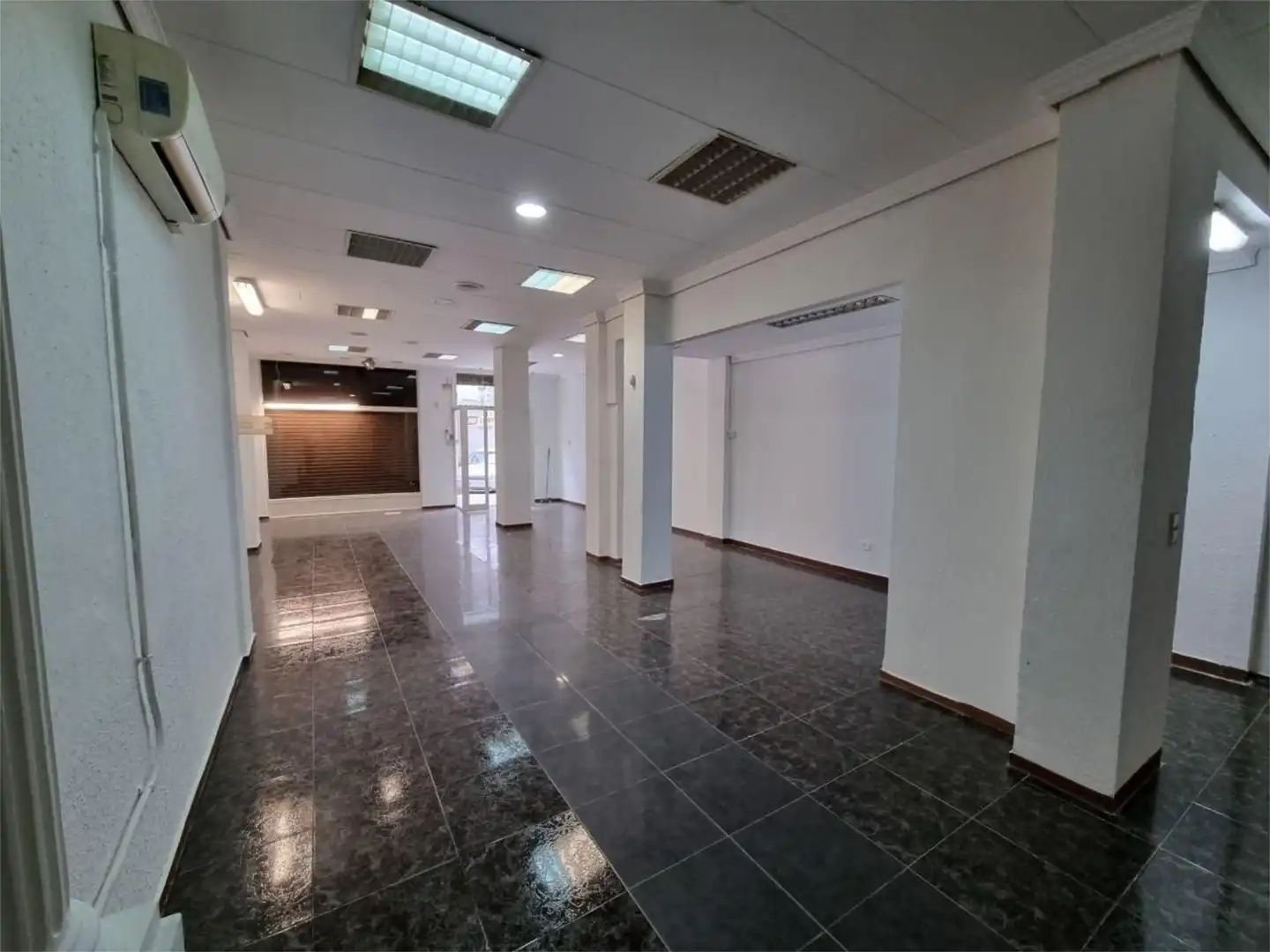 Local comercial en  Avinguda de Sant Josep de la Muntanya 11 - Foto 8