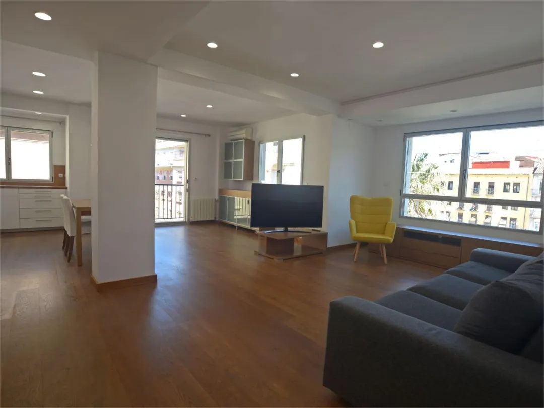 Piso en  Plaça del Músic López Chávarri 5 - Foto 2