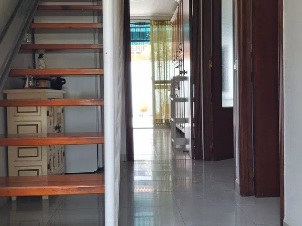 Chalet adosado en Avenida de las Ciencias - Foto 6