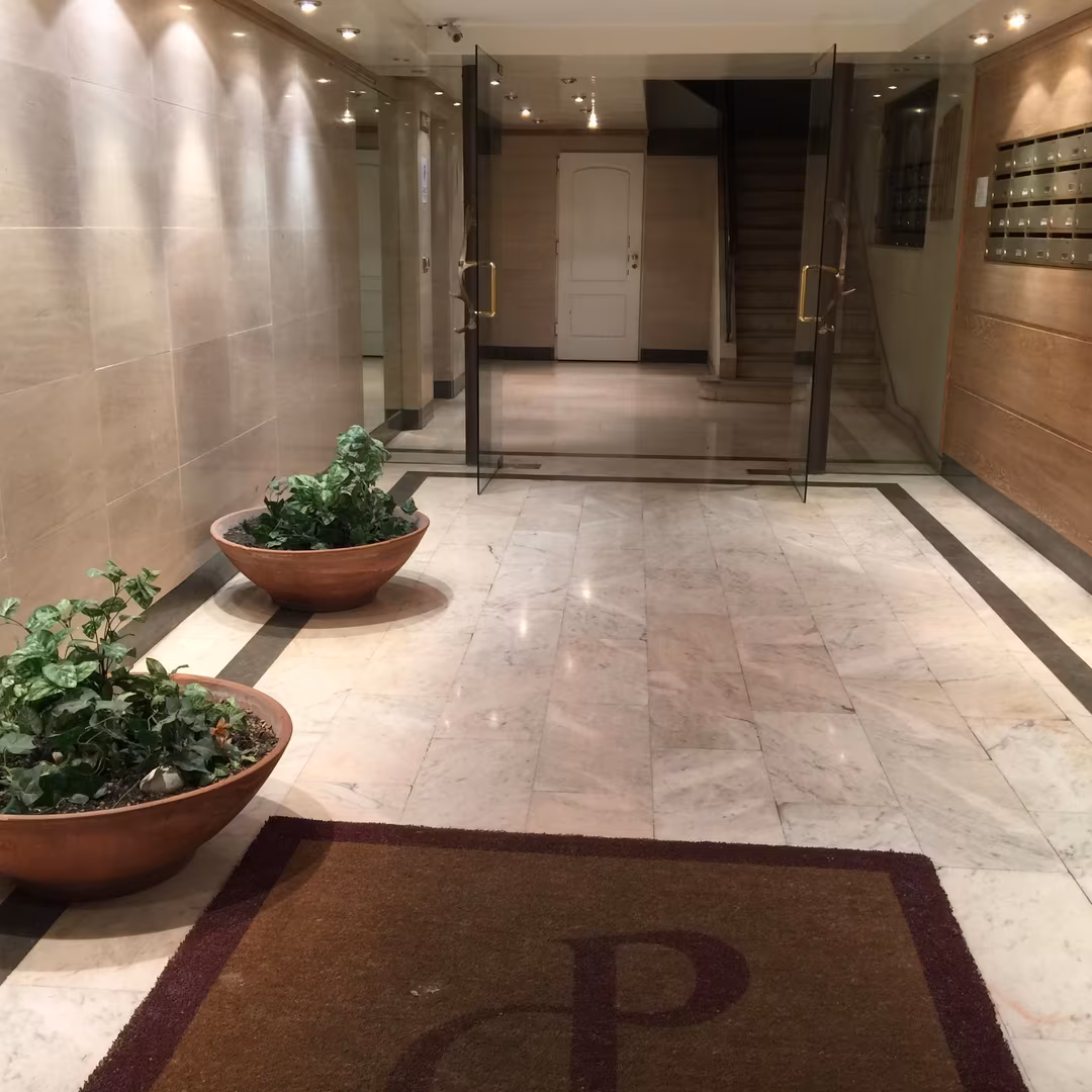 Piso en  Calle Brocense 17