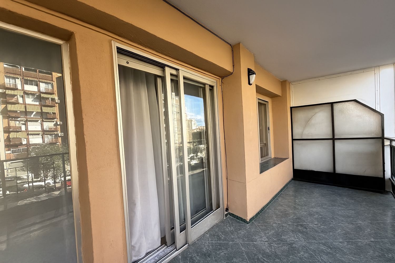 Piso en calle d' Alcàsser, 3 - Foto 3