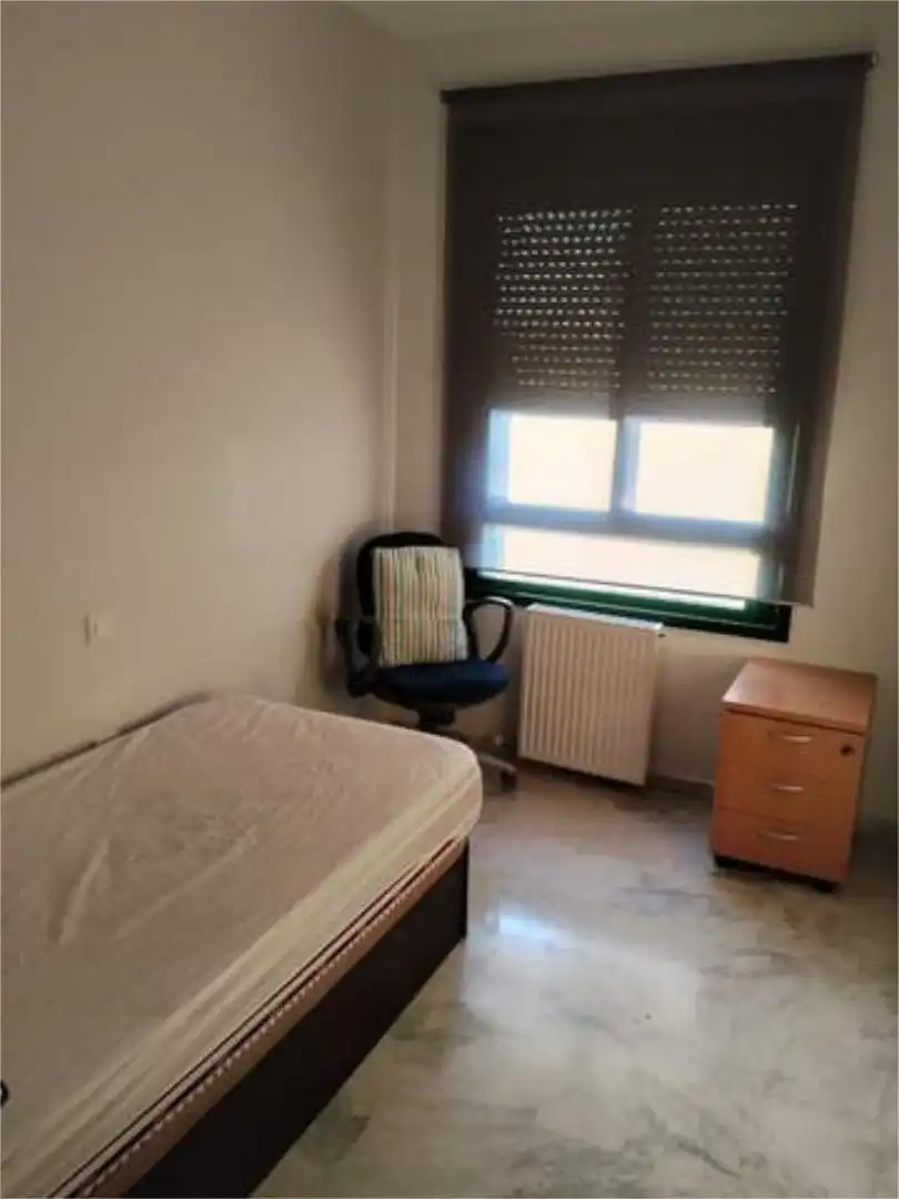 Piso en Zona Eroski - Foto 2