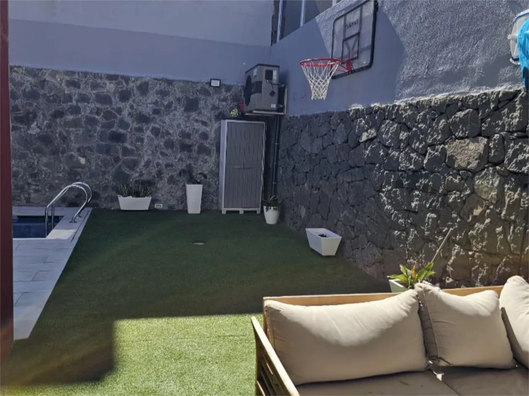 Casa adosada en  Calle Francisco de La Torre 31 - Foto 4