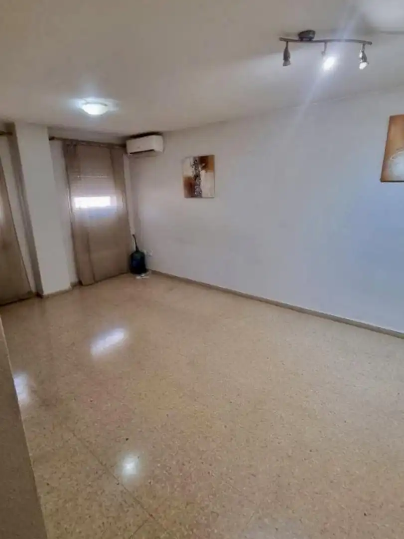 Casa adosada en  Carrer Mestres de Polinyà 10 - Foto 2