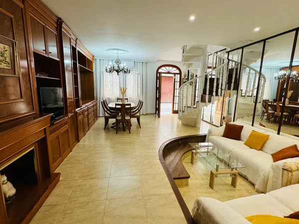 Casa o chalet independiente en Centro Urbano - Foto 1
